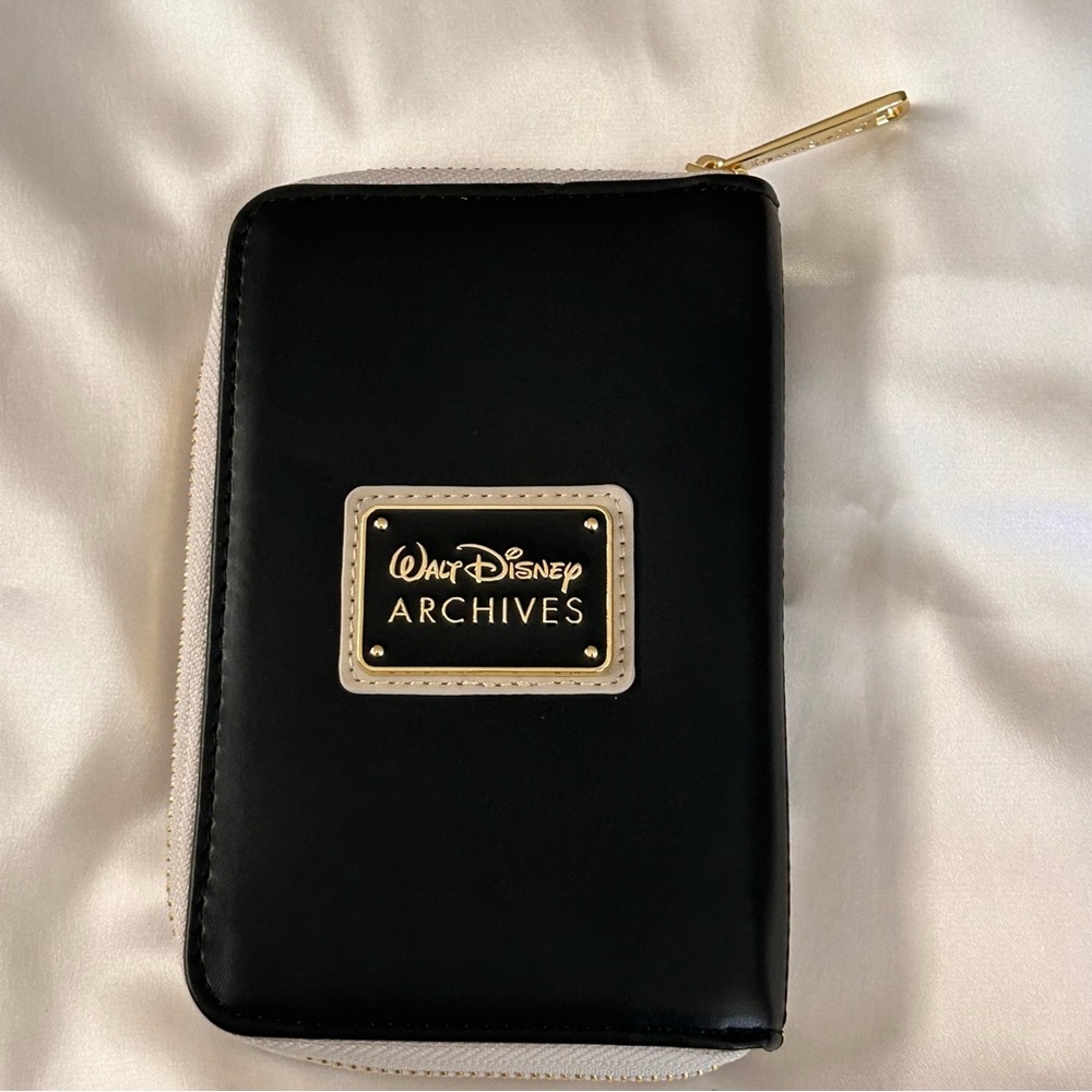 LOUNGEFLY  WALT DISNEY ARCHIVES MICKEY MINI  MOUSE WALLET